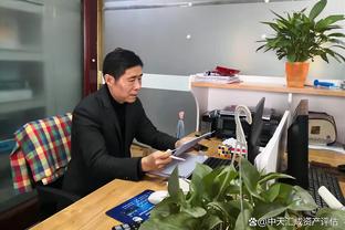 卡塔尔包圆了！阿菲夫8球获金靴&赛事MVP，巴尔沙姆获金手套